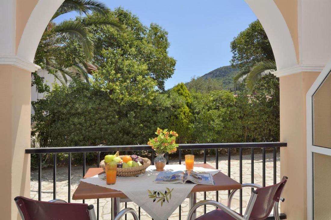 קרי Loukas Inn Family Resort מראה חיצוני תמונה